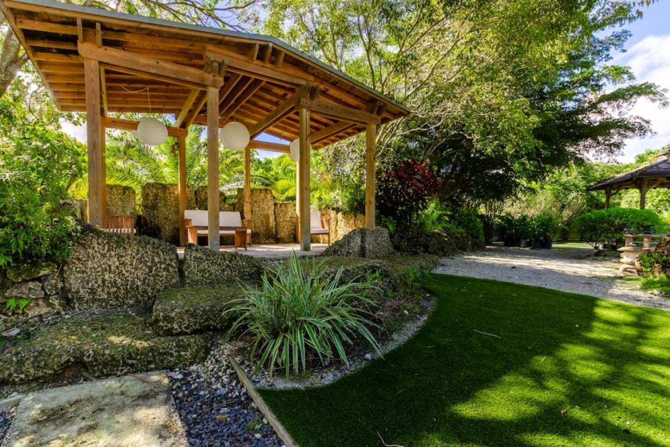 Villa Magical Wonderkoi House In A Japanese Koi Garden Miami Exterior foto